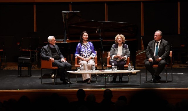 Dünya Türk Dili Ailesi Günü İzmir’de ilk kez düzenlendi