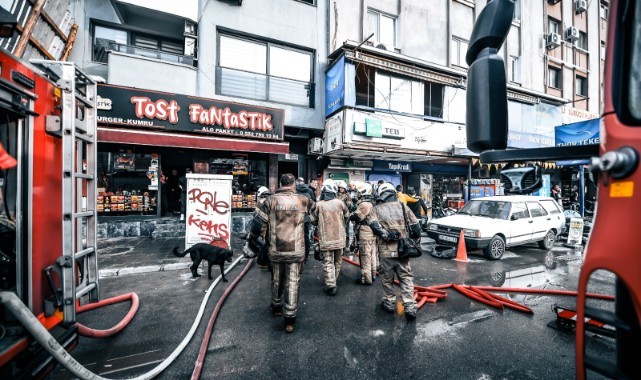 İş hanını alevler sardı, itfaiye 12 kişiyi kurtardı