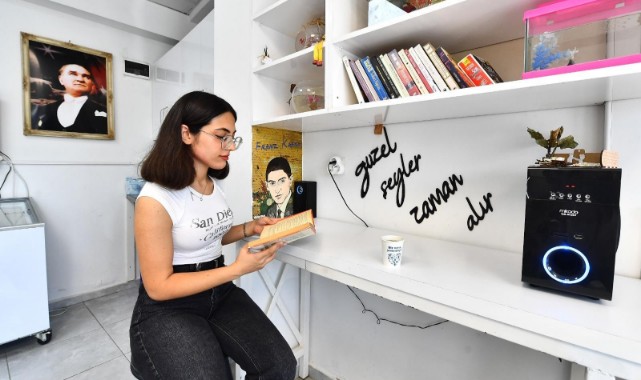 İzmir Büyükşehir öğrencinin yanında 