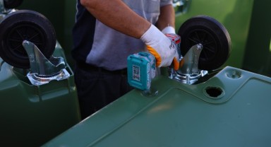 Karabağlar Belediyesi, 58 mahallede çöp konteynerlerini yeniliyor