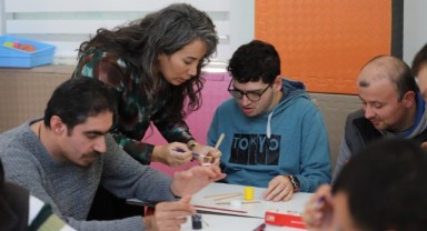 Menderes’in Engelsiz Evi Engelli Bireylere Destek Oluyor