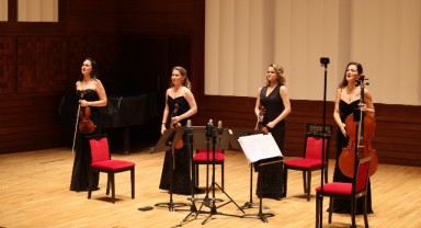 Türk bestecilerinin eserleri ayakta alkışlandı