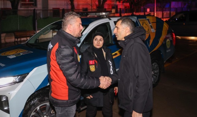 Başkan Görkem Duman gece boyunca sahadaydı