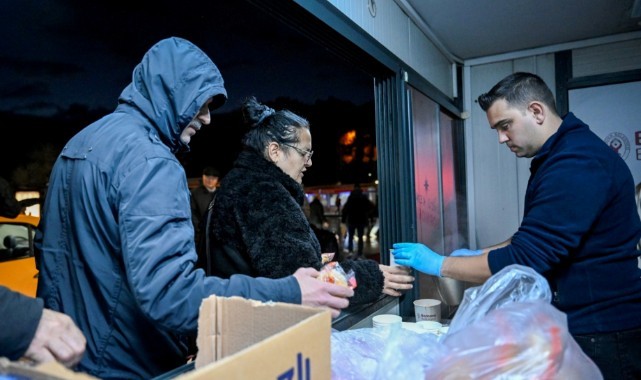 Bornova’da soğuk günlere karşı sıcak dayanışma