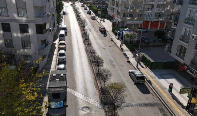 Buca’nın refüjleri yenileniyor