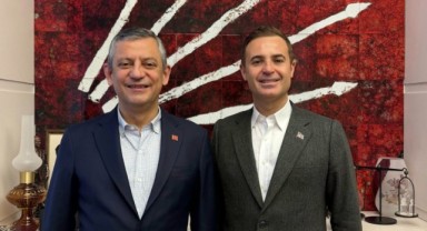 CHP'den istifa edeceği iddialarını reddeden Ahmet Akın'dan Özgür Özel'e ziyaret