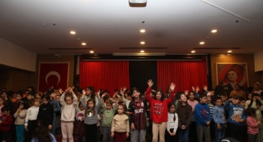 Çiğli’de Sömestr Tatili Sinemayla Şenlendi: 7 Bin 500 Çocuk Beyaz Perdeyle Buluştu