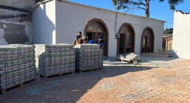 Foça İlçe Garajı’nda Çevre Düzenleme Çalışmaları Sürüyor