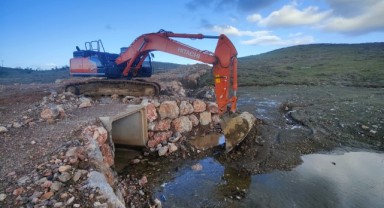 İzmir Büyükşehir Belediyesi ekiplerinden altyapı alanlarında hızlı müdahale