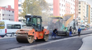 İzmir’de ulaşımı rahatlatan asfalt atağı