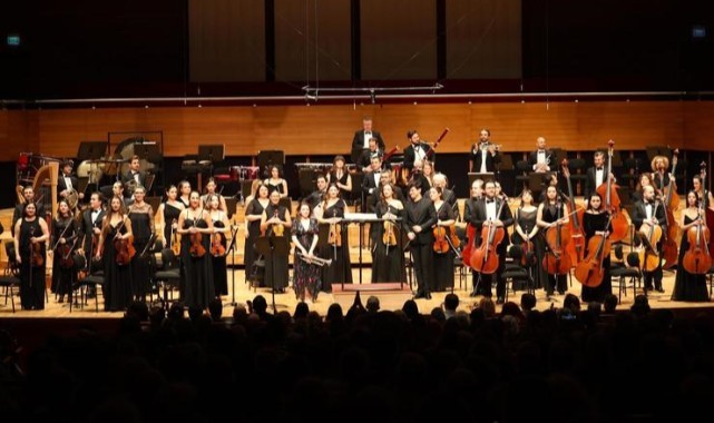 İzmir Oda Orkestrası dünyaca ünlü sanatçılarla sahne aldı
