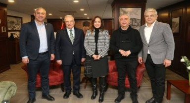 Karşıyaka’da dikkat çeken buluşma: Ünsal eski başkanlarla görüştü!