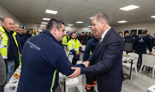 Başkan Tugay, mesaiye emekçi ile başladı