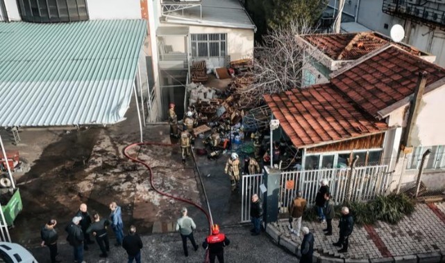 Bornova’daki fabrika yangını söndürüldü
