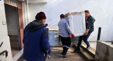 Buca Belediyesi’nden selden etkilenen ailelere eşya desteği