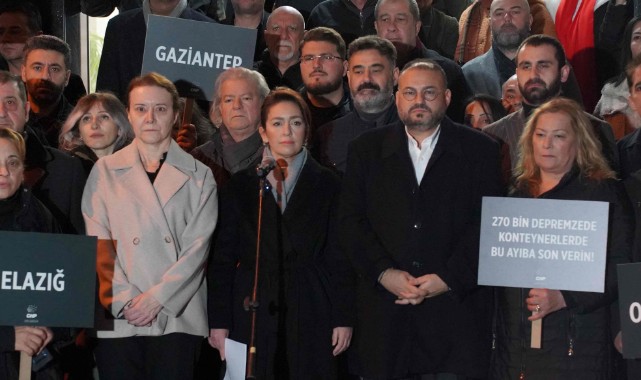 CHP İzmir'den Felaketin Yaşandığı Saatte Anma Töreni