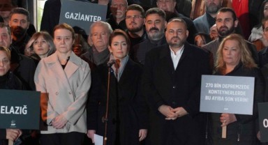 CHP İzmir'den Felaketin Yaşandığı Saatte Anma Töreni