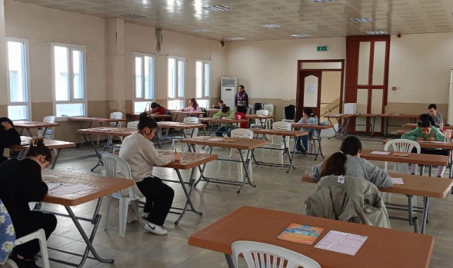 Efes Selçuk Belediyesi’nden Sınav Yolundaki Öğrencilere Destek