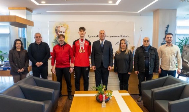 Gaziemirli taekwondocu Türkiye şampiyonu oldu