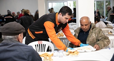 Güzelbahçe'de ilk iftar sofrası kuruldu