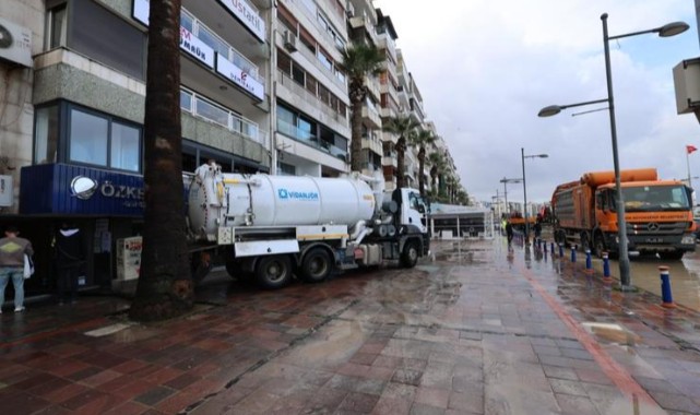 İzmir Büyükşehir Belediyesi sahada: 412 iş makinesi ve 1365 personel görevde