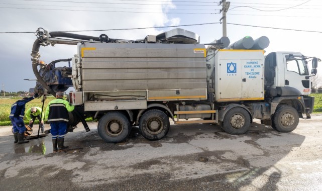 İzmir'de kuvvetli yağış ve fırtına alarmı