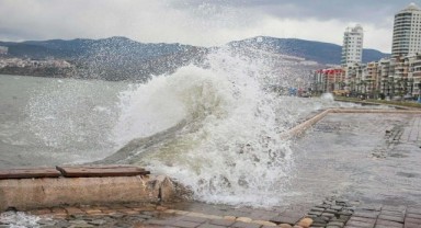 İzmir'e fırtına uyarısı!