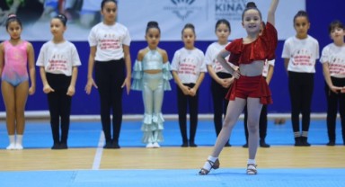 Karabağlar ’da Sömestr Spor Şenliği Bayram Havasında Geçti