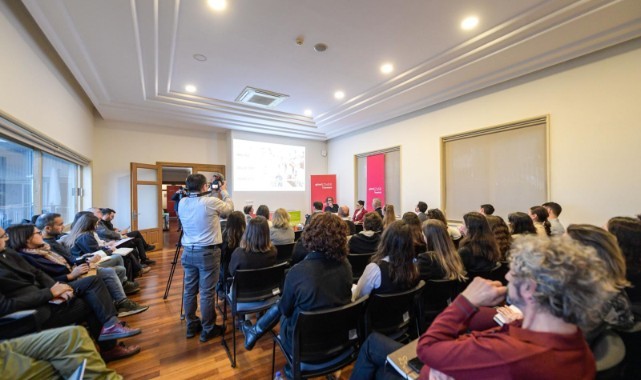 Kent konuşuyor, İzmir dinliyor