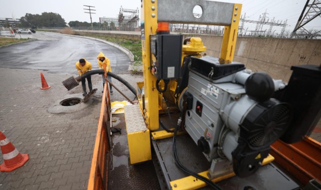 Yağış alarmı sürüyor: İzmir’de ekipler 24 saat görevde