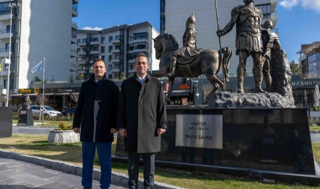 Ali Mahir Başarır Bornova'dan mesaj verdi: