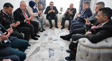 Başkan Pehlivan, şehit ailelerini ziyaret etti