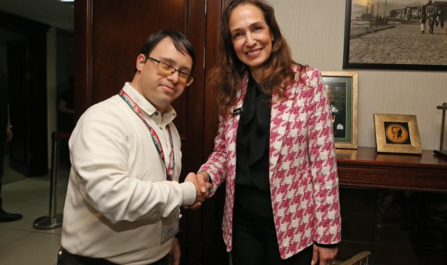 Başkan Ünsal personeliyle bayramlaştı