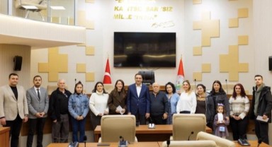 Başkan Yiğit, yeni evlenen çiftlere destek kartlarını teslim etti