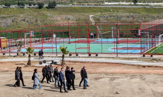 Bayraklı’da Ferdi Zeyrek Spor Kompleksi’nde Çalışmalar Sona Yaklaştı