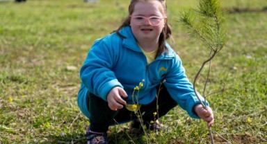 Bornova'nın en özel fidanları toprakla buluştu