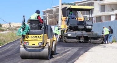 Çeşme’nin yolları yaza hazırlanıyor
