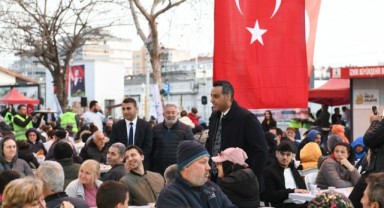 Çiğli’de Kadir Gecesi’nde Binler Aynı Sofrada Buluştu