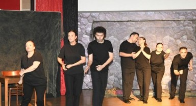 Çiğli’de Tiyatro Haftası Coşkuyla Tamamlandı