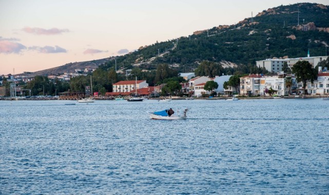 Foça’da Festival Heyecanı: Başkan Saniye Bora Fıçı’dan Yerel Balık Vurgusu