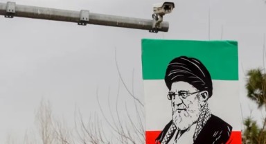 Hamaney Suikastından Şoke Eden Detaylar: Mossad, Tahran'ın Trafik Kameralarından Yıllardır Hamaney'i İzlemiş