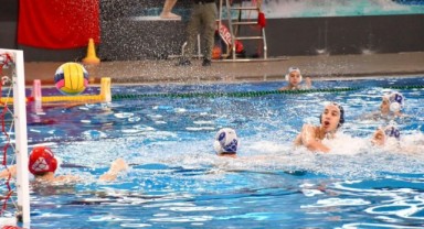 İzmir Büyükşehir Belediyesi sporcuları başarıdan başarıya koşuyor