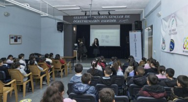 İzmir’de çocuklar iklim için ayakta