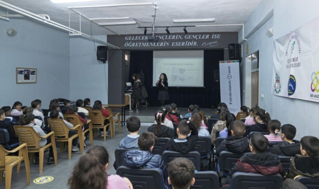 İzmir’de çocuklar iklim için ayakta