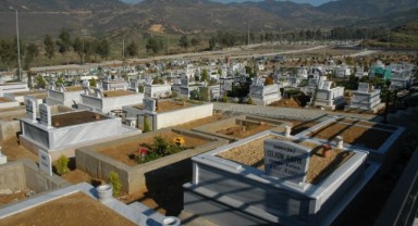 İzmir’de mezarlıklar doldu