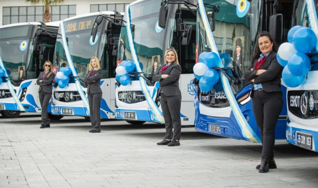 İzmir’in kadınlarıyla tam yol ileri