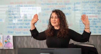 Karşıyaka Belediyesi’nde çalışanlar güne sporla başlıyor