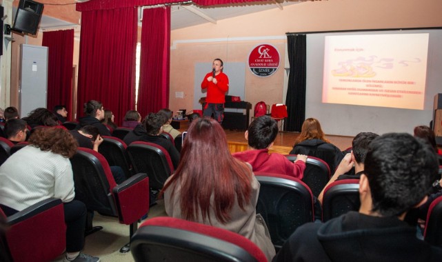 Karşıyakalı gençler afetlere karşı bilinçleniyor