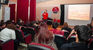 Karşıyakalı gençler afetlere karşı bilinçleniyor