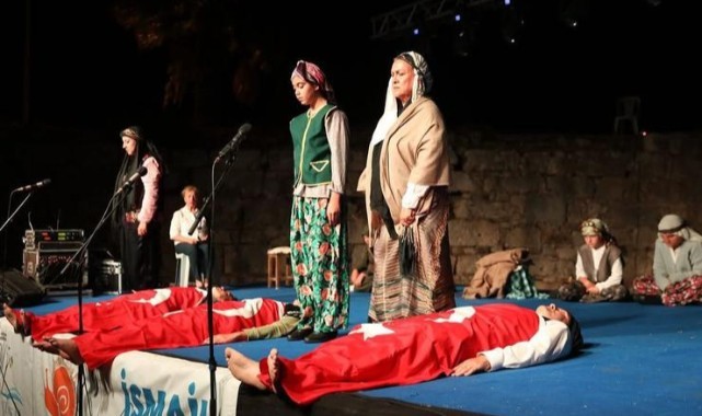 Seferihisar'da Dünya Tiyatro Günü coşkusu